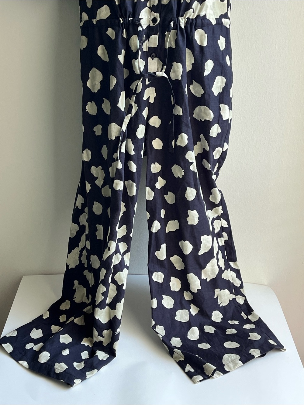 The Kit Women's Navy & Beige Printed Wide-Leg Jumpsuit Size Small - Picture 4 of 6
